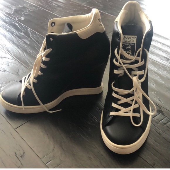 adidas Shoes - Adidas Stan Smith black and white